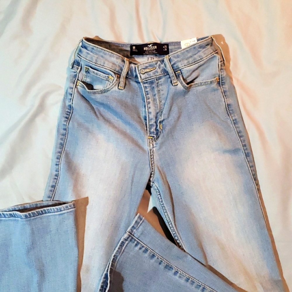 NWOT Hollister womens size 1r 25w 31L bell bottoms